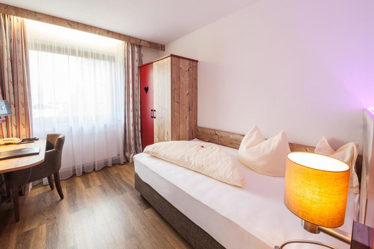 Raffl'S Hotel Leutasch Room photo